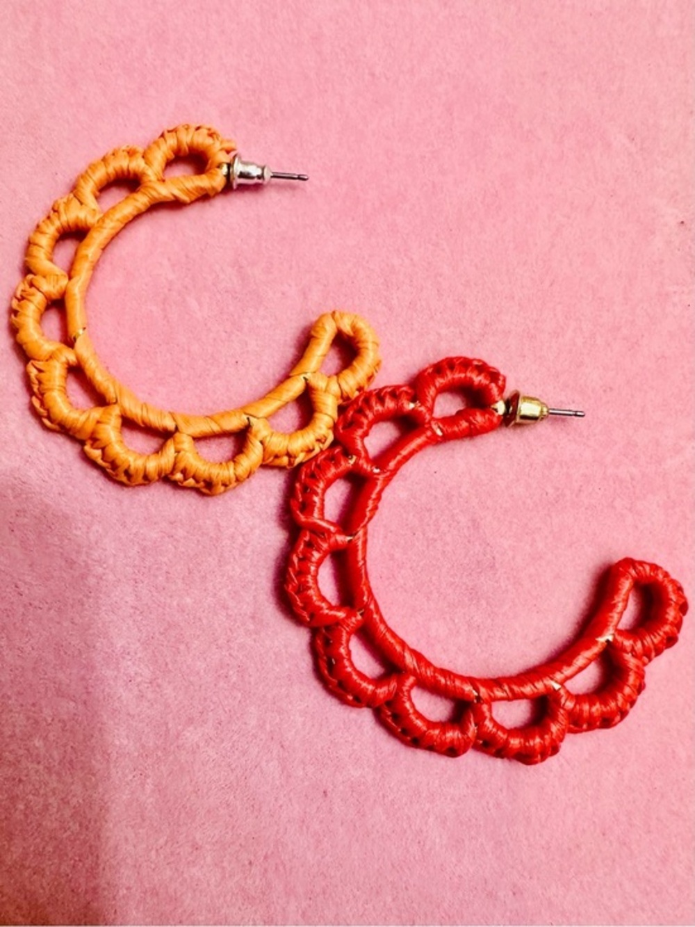 NWT Colorful Wrapped Scalloped Hoop Earrings
